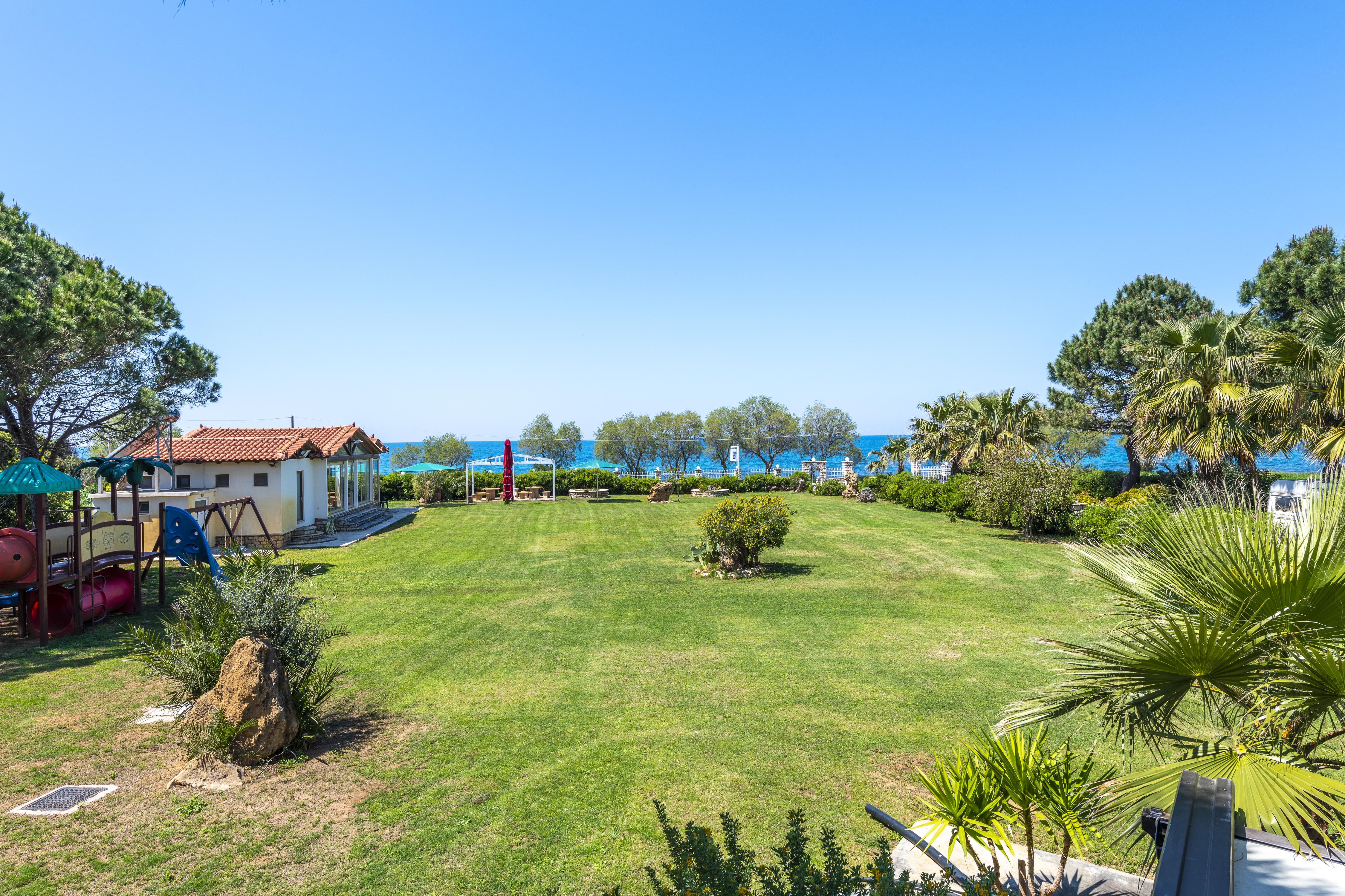 Irida Beach Resort Suites Kyparissia Zewnętrze zdjęcie